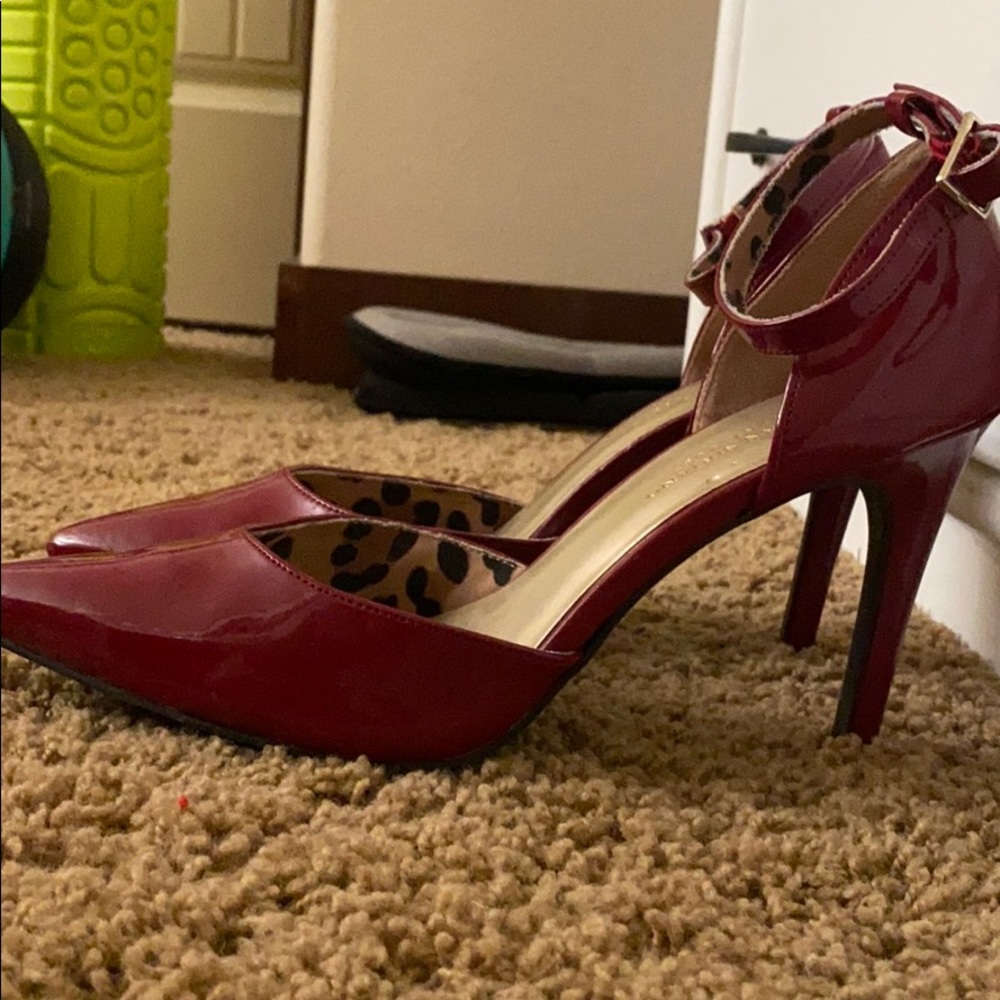 Shoes - Picture 2 of 4